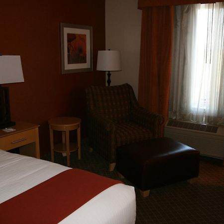 Holiday Inn Express Stockton Southeast By Ihg Esterno foto