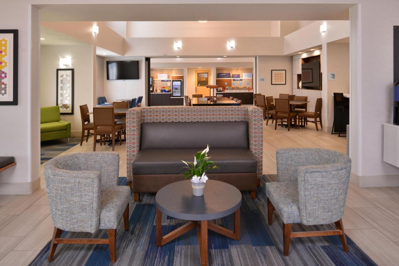 Holiday Inn Express Stockton Southeast By Ihg Esterno foto