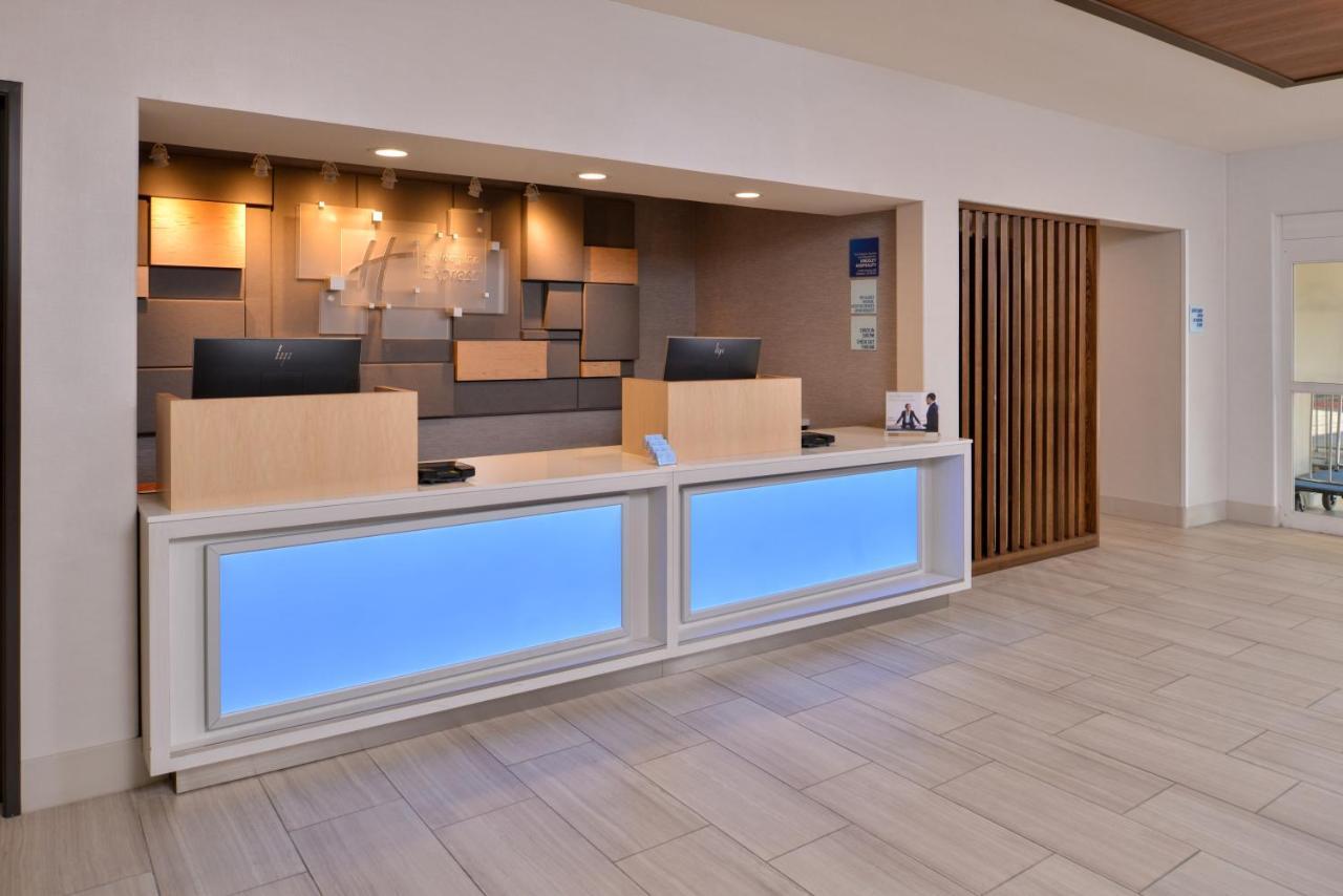 Holiday Inn Express Stockton Southeast By Ihg Esterno foto